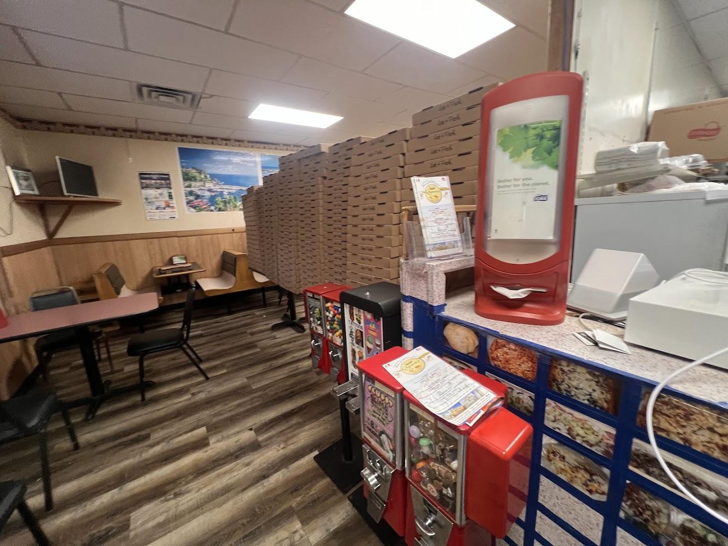 Queen's Pizza & Subs