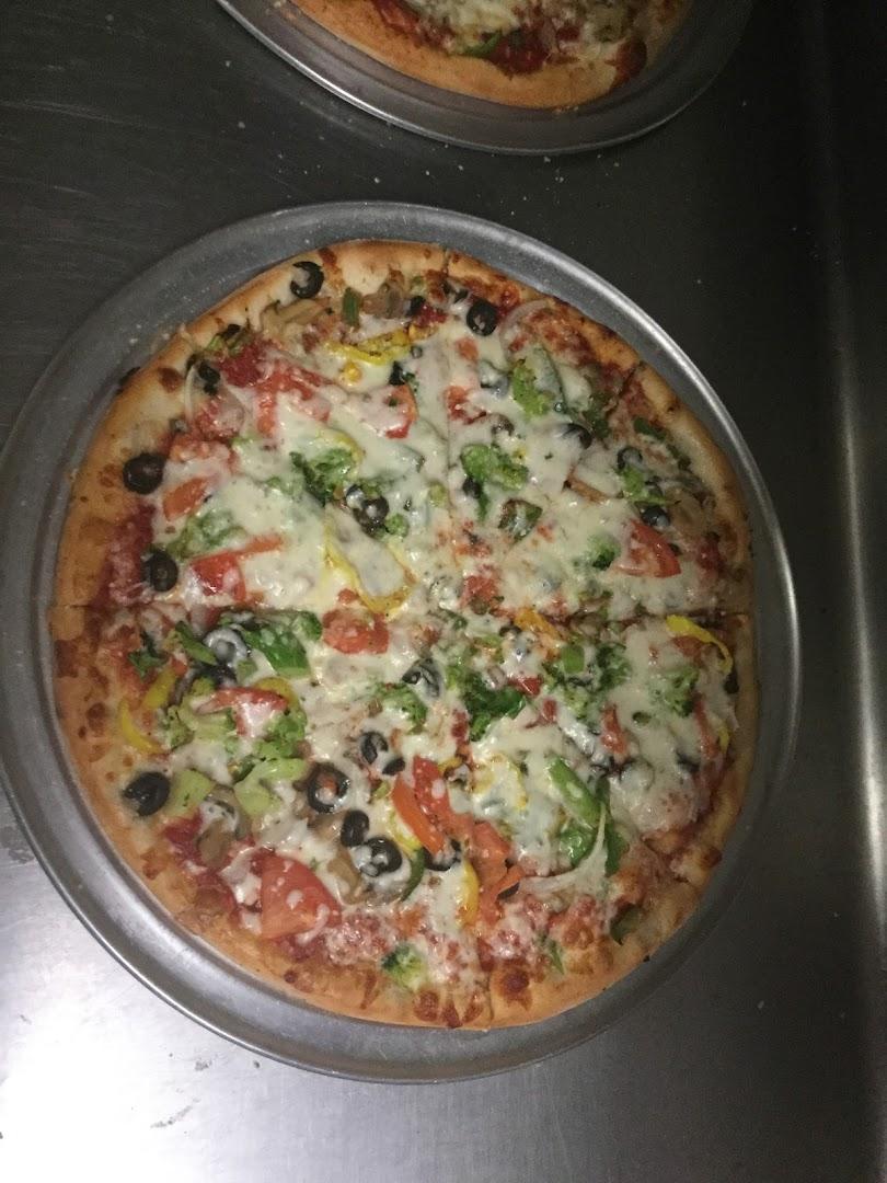 Queen's Pizza & Subs
